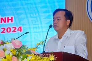 Chủ tịch UBND tỉnh Cà Mau Huỳnh Quốc Việt phát biểu tại buổi đối thoại với nông dân và doanh nghiệp Cà Mau