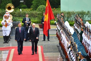 Lễ đón chính thức Tổng thống Nga Vladimir Putin thăm cấp Nhà nước tới Việt Nam