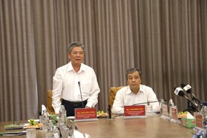 Ủy viên Trung ương Đảng, Bí thư Tỉnh ủy Trà Vinh Ngô Chí Cường phát biểu tại buổi làm việc.