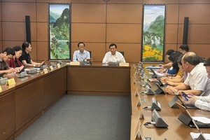 Phiên thảo luận tại tổ 9.