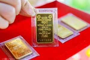 Đánh thuế mua vàng: Cẩn thận tránh thuế chồng thuế