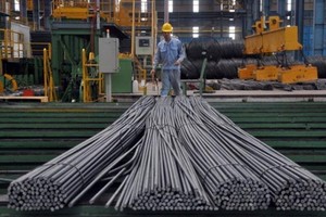 Khó khăn bủa vây doanh nghiệp ngành thép