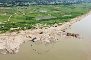 Quảng Nam yêu cầu các ngành, các địa phương phải tăng cường trách nhiệm, đẩy mạnh cải cách thủ tục hành chính, hướng dẫn, tham mưu giải quyết kịp thời các hồ sơ, thủ tục để sớm đưa các mỏ vào khai thác, cung cấp vật liệu thi công các công trình và phục vụ nhu cầu của nhân dân trên địa bàn tỉnh.