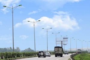 Một đoạn Quốc lộ 21B qua Nam Định.