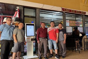 Một cây bán vé tự động của Tổng công ty Đường sắt Việt Nam.