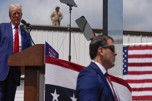 Nhiều xạ thủ được triển khai nhằm đảm bảo an toàn tuyệt đối cho ông Trump. (Nguồn: AP)