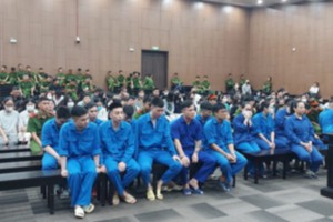 Có 135 bị cáo trong đường dây cho vay lãi nặng qua app bị đưa ra xét xử sơ thẩm.