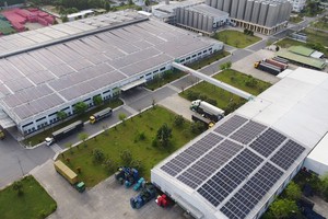 Nhiều nhà máy bia SABECO được lắp đặt hệ thống điện năng lượng mặt trời mái nhà, giúp tiết kiệm 25 triệu kWh điện, tương đương 18.000 tấn CO2 được cắt giảm mỗi năm 