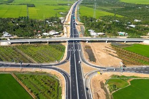 Một đoạn tuyến cao tốc Mỹ Thuận - Cần Thơ.