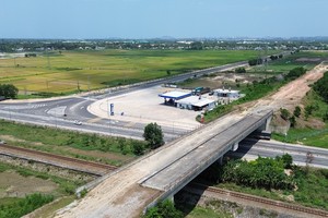 Quảng Ngãi kiến nghị Bộ Giao thông Vận tải chỉ đạo VEC khẩn trương thực hiện các thủ tục để triển khai thi công hoàn thiện nút giao Trì Bình - Dung Quất.
