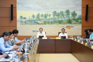 Quốc hội thảo luận Tổ đối với Dự Luật sửa đổi, bổ sung một số điều của Luật Quy hoạch, Luật Đầu tư, Luật Đầu tư theo phương thức đối tác công tư (PPP), Luật Đấu thầu. Ảnh: Như Ý 