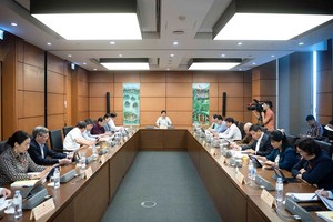 Phiên thảo luận tổ về chủ trương đầu tư dự án đường sắt tốc độ cao trên trục Bắc - Nam. 