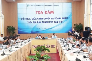 Tọa đàm là dịp để chính quyền TP. Cần Thơ lắng nghe góp ý, đề xuất, kiến nghị của doanh nghiệp