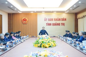 Phó chủ tịch UBND tỉnh Quảng Trị Lê Đức Tiến chủ trì cuộc họp