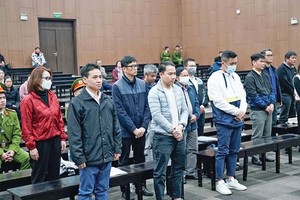 Các bị cáo tại phiên tòa xét xử vụ án “chuyến bay giải cứu” giai đoạn II