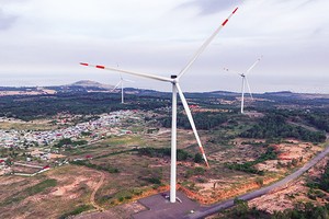 Để phát huy tiềm năng lớn của các nguồn năng lượng tái tạo, như điện gió, điện mặt trời, cần có cơ chế đồng bộ và khả thi. Ảnh: Đức Thanh 