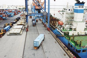 Logistics là một trong 8 ngành được ưu tiên chuyển đổi số đầu tiên. Ảnh: Đức Thanh