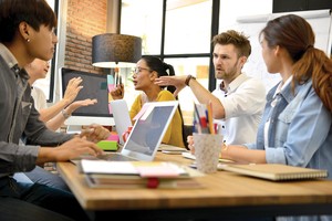 Người lao động nước ngoài đến Việt Nam làm việc ngày càng trở nên phổ biến