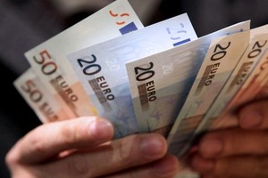 Đồng euro chạm đỉnh 4 tháng, kỳ vọng vào chính sách tài khóa mở rộng của châu Âu 