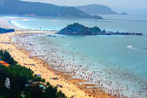 Bãi biển Cửa Lò nổi tiếng là điểm du lịch đắt khách tại khu vực Bắc Trung bộ, ảnh sưu tầm.