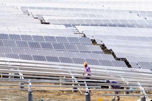 Nhiều nhà máy điện mặt trời đang lo không được hưởng giá bán điện ban đầu.