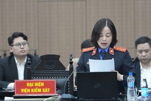 Đại diện Viện Kiểm sát Nhân dân TP. Hà Nội tại phiên tòa.