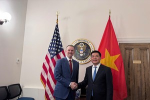 Bộ trưởng Nguyễn Hồng Diên và Trưởng Đại diện Thương mại Mỹ Jamieson L. Greer.