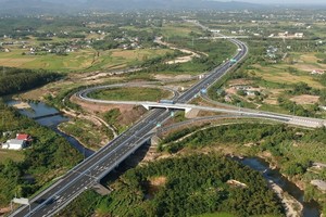 Hệ thống giao thông thuận lợi là điểm hấp dẫn các nhà đầu tư đến Quảng Ninh.