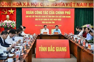 Bộ trưởng Bộ Công thương Nguyễn Hồng Diên, Trưởng đoàn công tác của Chính phủ làm việc với tỉnh Bắc Giang, sáng 27/3.