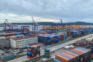 Toàn cảnh cảng hàng hóa ở Vladivostok, Nga. Ảnh: REUTERS/TTXVN