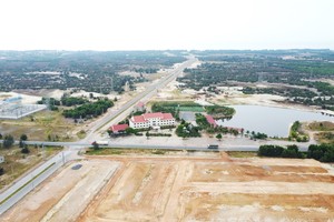 Khu vực cồn cát phía Đông xã Cam Thuỷ, huyện Lệ Thuỷ, tỉnh Quảng Bình, nơi dự án được quy hoạch thực hiện. Ảnh: Ngọc Tân 