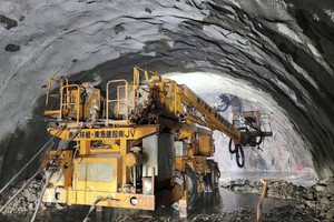 Thi công xây dựng hầm Phượng Hoàng tại Dự án cao tốc Khánh Hòa - Buôn Ma Thuột. 