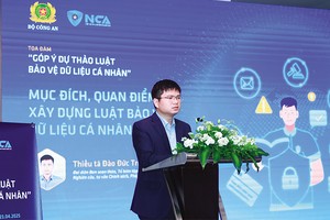 Thiếu tá Đào Đức Triệu, Phó tổng thư ký, Trưởng ban Ban Nghiên cứu, tư vấn Chính sách và Pháp luật của NCA phát biểu tại tọa đàm