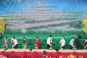 Lãnh đạo tỉnh Bình Phước thực hiện nghi thức động thổ xây dựng Dự án cao tốc Gia Nghĩa - Chơn Thành