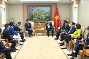 Tập đoàn Qualcomm của Mỹ trong cuộc gặp với Phó thủ tướng Nguyễn Chí Dũng đã bày tỏ mong muốn được đầu tư trung tâm R&D tại Việt Nam. (Ảnh VGP)