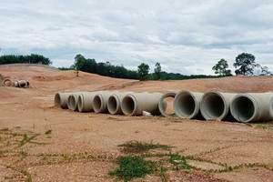 Khu quần thể sân golf Huế tại phường Thủy Dương, thị xã Hương Thuỷ rơi vào cảnh chậm tiến độ nhiều năm. Ảnh: Đăng Hậu