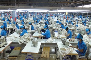 Các doanh nghiệp dệt may đang thực hiện chiến lược mở rộng thị trường cả trong và ngoài nước