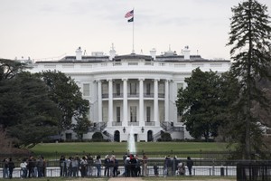 Quang cảnh bên ngoài Nhà Trắng ở Washington D.C.,. Ảnh: THX/TTXVN