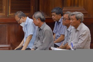 Các bị cáo là cựu lãnh đạo Vinafood II tại toà.