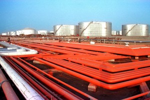 Xuất khẩu dầu thô của Iran được dự báo có thể đạt 1 triệu thùng/ngày nếu Tehran và Washington đạt được thỏa thuận hạt nhân và thỏa thuận đó được thực thi hiệu quả. Ảnh: AFP