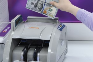 Tâm lý lo ngại trước biến động thuế quan đã tạo sức ép đẩy tỷ giá USD/VND đi lên