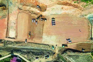 Cao tốc Hữu Nghị - Chi Lăng đang trong quá trình xây dựng và hoàn thiện. Ảnh: Đức Thanh 