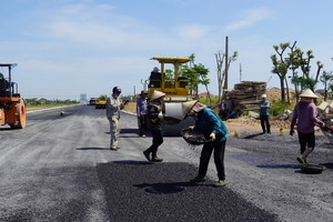 Hiện trường thi công Dự án Tuyến đường Phú Hải - Lương Ninh.