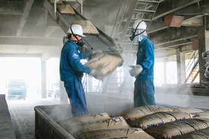 Giảm thuế, doanh nghiệp xi măng vơi bớt khó khăn 