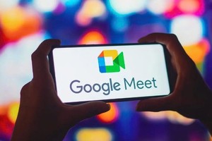 Google Meet là nền tảng đầu tiên tích hợp tính năng này. Ảnh: Getty Images