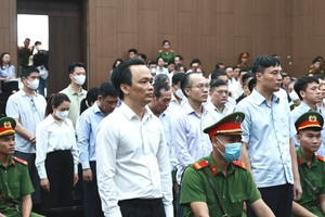 Các bị cáo tại phiên tòa sơ thẩm.