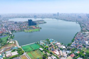 Hà Nội vẫn vươn mình mạnh mẽ trong bối cảnh kinh tế toàn cầu nhiều biến động. Ảnh: GIA by KITA