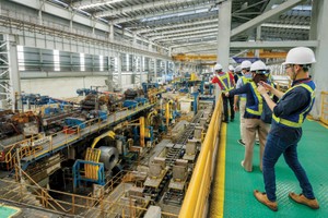 Chuyến tham quan thực địa tại Khu liên hợp gang thép Dung Quất của Hòa Phát thu hút 500 nhà đầu tư tham gia