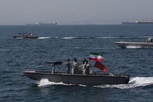 Eo biển Hormuz là tuyến vận tải biển quan trọng về mặt chiến lược, ngăn cách Iran, Oman và UEA. Ảnh: AFP