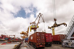 Cấp thiết thúc đẩy động lực tăng trưởng mới